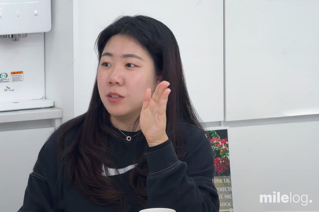 홍보팀 신정우 대리, “캠핑의 매력은 숯불 고기와 볶음밥이에요”